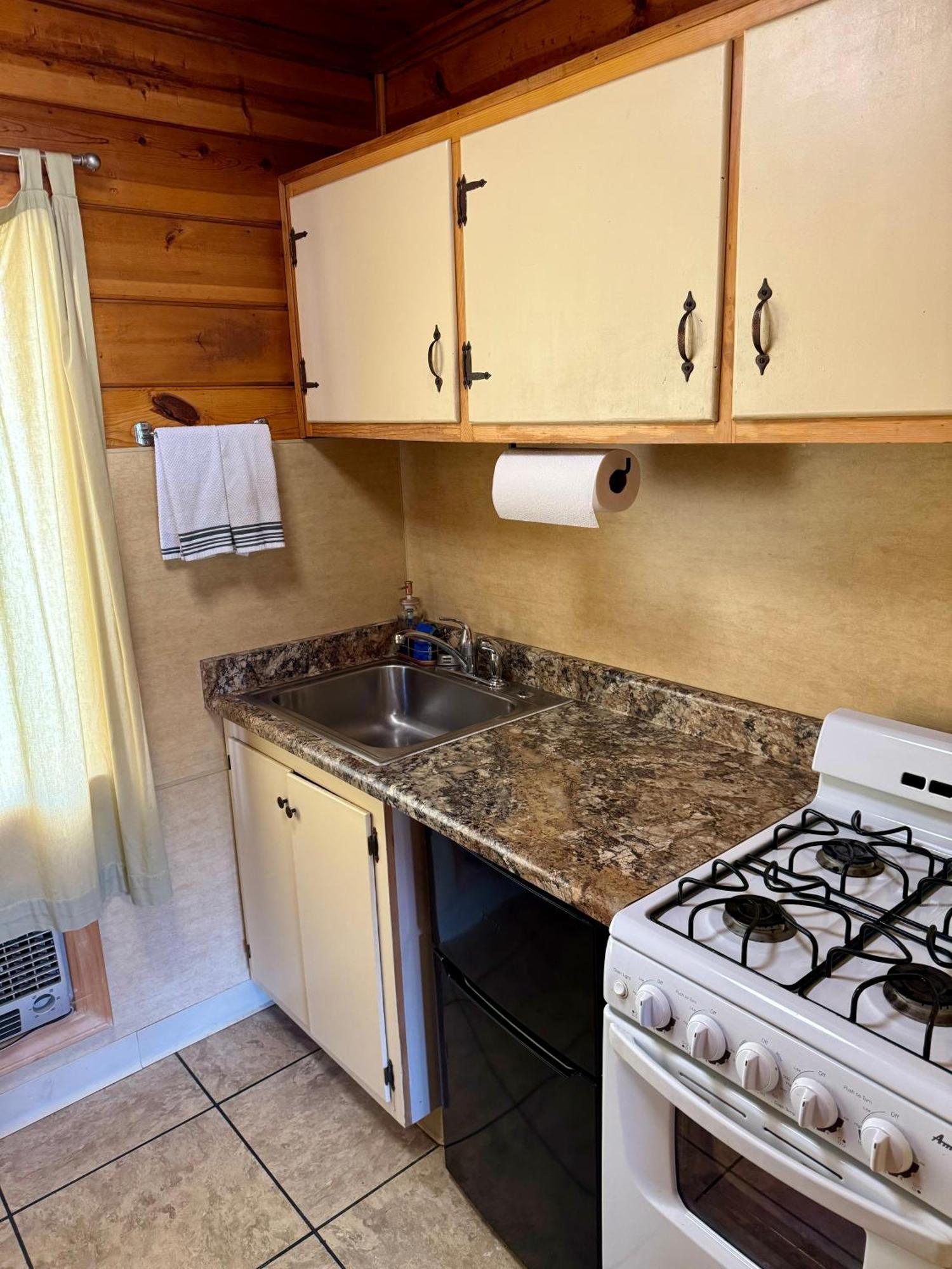 Andruss Motel Walker Extérieur photo